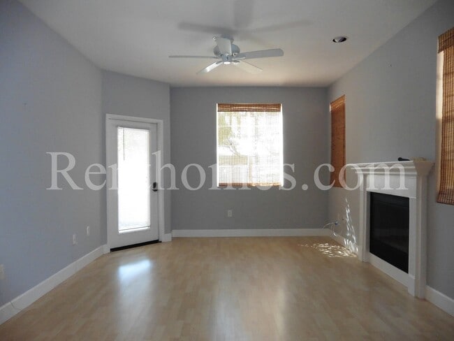 18752 Caminito Cantilena in San Diego, CA - Building Photo - Building Photo