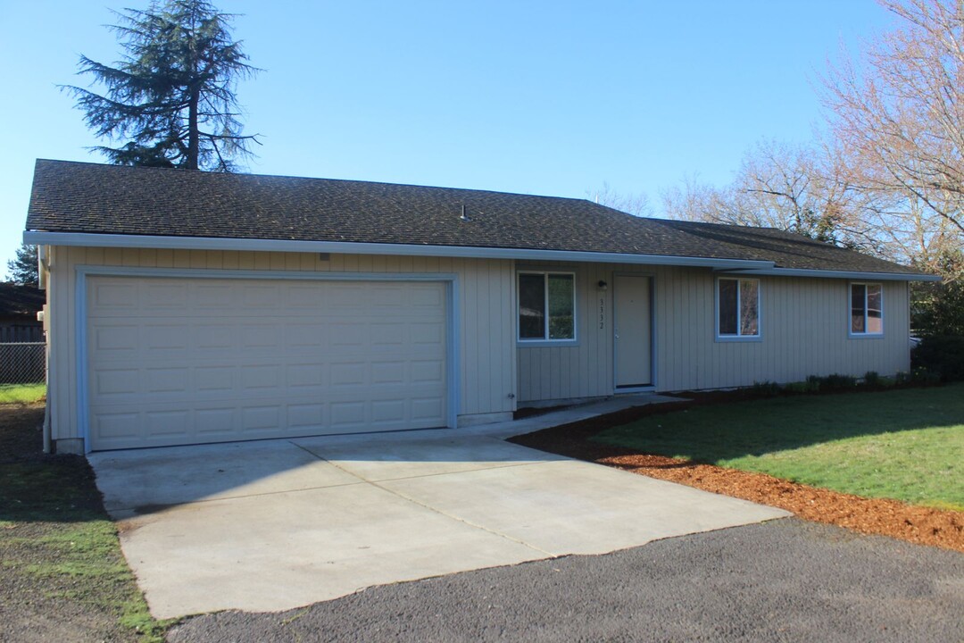 3332 NE Brogden St in Hillsboro, OR - Building Photo