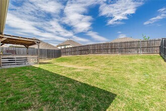 1024 Bird Creek Dr in Little Elm, TX - Foto de edificio - Building Photo