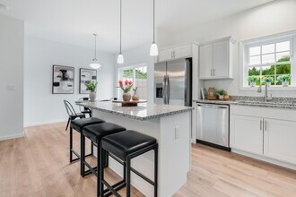75 Hudson Cir in Marlboro, NY - Building Photo - Building Photo