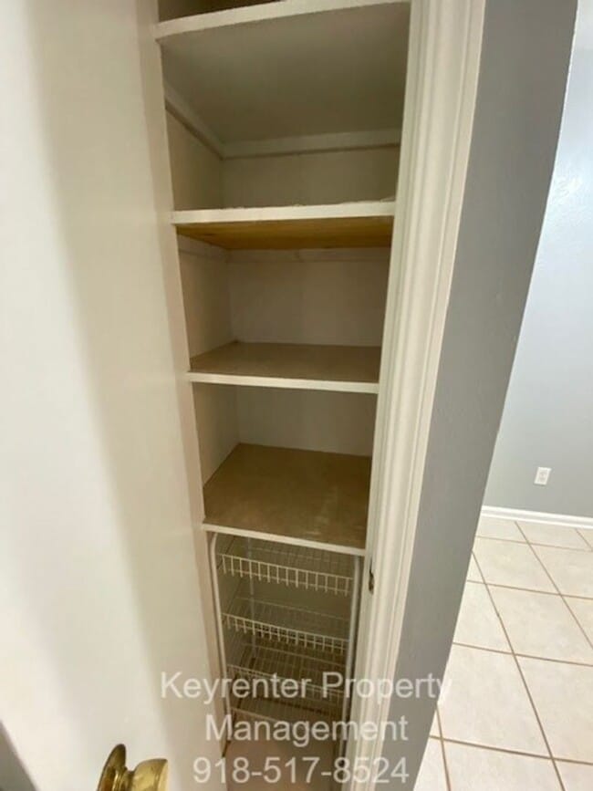 8722 E 30th St in Tulsa, OK - Building Photo - Building Photo