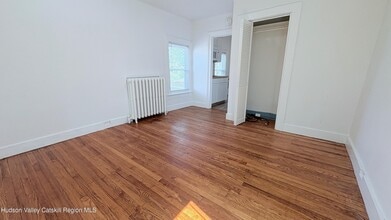 834 Warren St in Hudson, NY - Building Photo - Building Photo