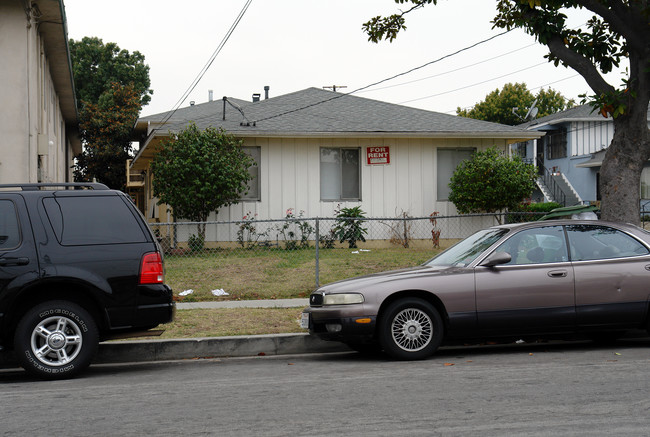 457 Edgewood St in Inglewood, CA - Building Photo - Building Photo