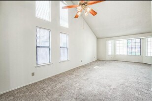 6376 N Forestiere Ave in Fresno, CA - Building Photo