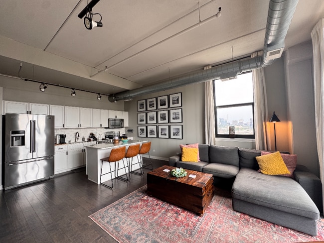 811 W 15th Pl in Chicago, IL - Building Photo - Building Photo