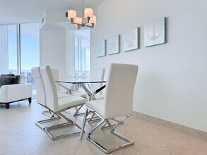 18201 Collins Ave in Sunny Isles Beach, FL - Building Photo - Building Photo