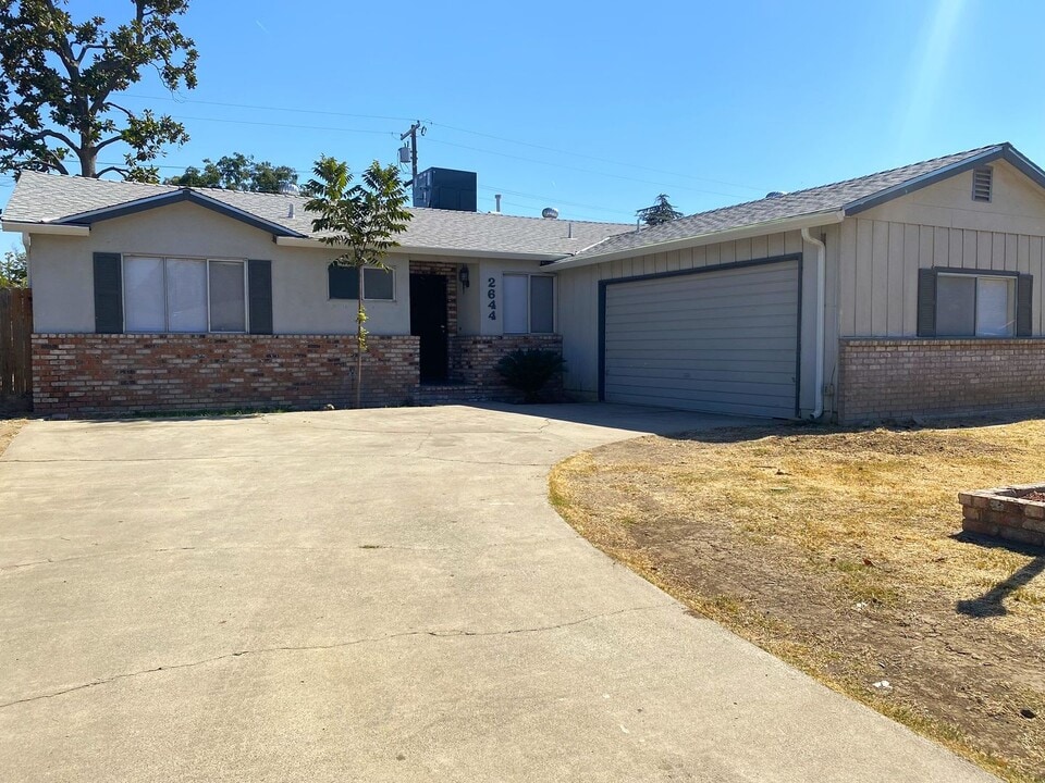 2644 8th Ave in Merced, CA - Building Photo