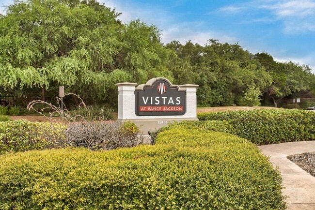 Vistas of Vance Jackson Apartments