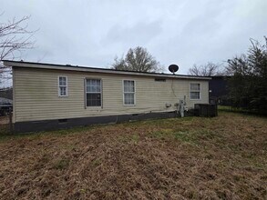 2956 Lake Park Rd in Memphis, TN - Building Photo - Building Photo