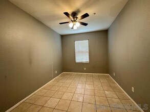 1299 Blue Jean Way in Chula Vista, CA - Foto de edificio - Building Photo