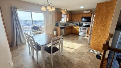 2213 Larkspur in Excelsior Springs, MO - Building Photo - Building Photo