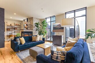 201 S 11th St in Minneapolis, MN - Building Photo - Building Photo