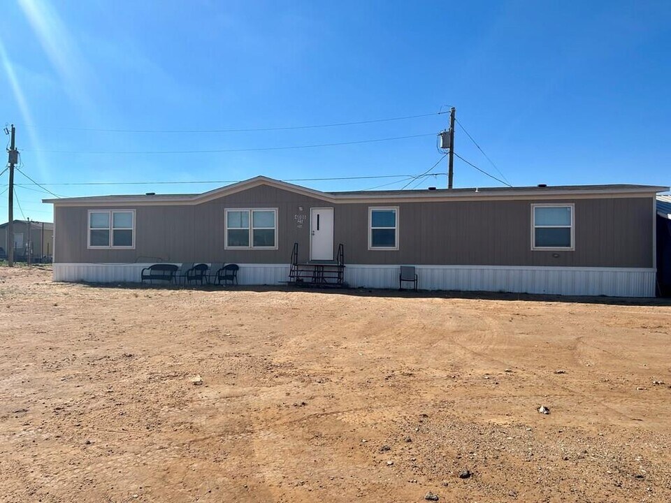 4006 S County Rd in Midland, TX - Building Photo