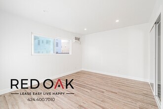 127 Rosemont Ave in Los Angeles, CA - Building Photo - Building Photo