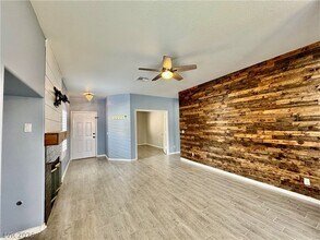 8645 Emerald Grove Way in Las Vegas, NV - Building Photo - Building Photo