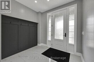 1343 Upper Thames Dr in Woodstock, ON - Building Photo - Building Photo