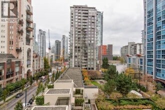 1225 Richards St in Vancouver, BC - Building Photo - Building Photo