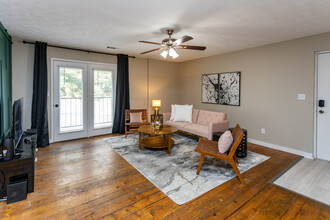 Tanglewood Lofts in Pigeon Forge, TN - Building Photo - Interior Photo