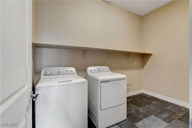 property at 11837 Grassy Pln Ave