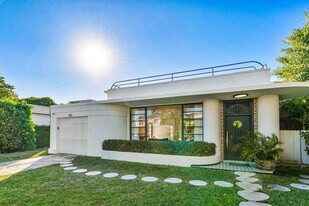 162 Peruvian Ave in Palm Beach, FL - Building Photo