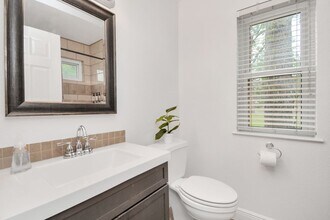 7830 Pardee St in Houston, TX - Foto de edificio - Building Photo