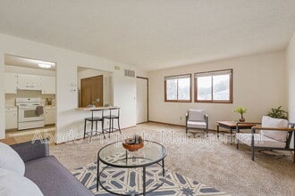 1418 Emery Ct in Longmont, CO - Foto de edificio - Building Photo