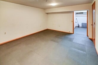 136 N Lakewood Gardens Ln, Unit 136 in Madison, WI - Foto de edificio - Building Photo