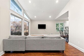 2123 Plaster Rd NE in Atlanta, GA - Building Photo - Building Photo