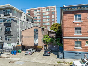 1718 Summit Ave in Seattle, WA - Building Photo - Building Photo