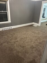 915 E 147th St in Cleveland, OH - Building Photo - Building Photo