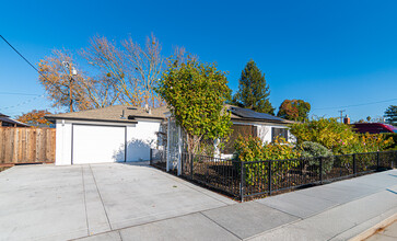 2513 Valley Center Dr in Santa Rosa, CA - Building Photo - Building Photo