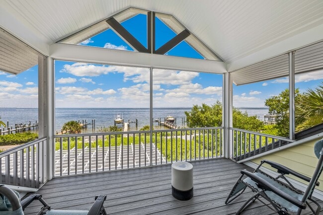 property at 569 Buttonwood Bay Dr