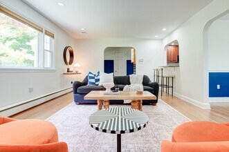 7 Carol Ln in Berwyn, PA - Building Photo - Building Photo