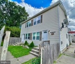 213 N Black Horse Pike in Gloucester Township, NJ - Building Photo