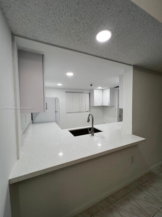 8760 SW 133rd Avenue Rd in Miami, FL - Building Photo