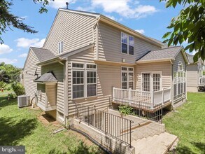 43417 Spring Cellar Ct in Leesburg, VA - Foto de edificio - Building Photo