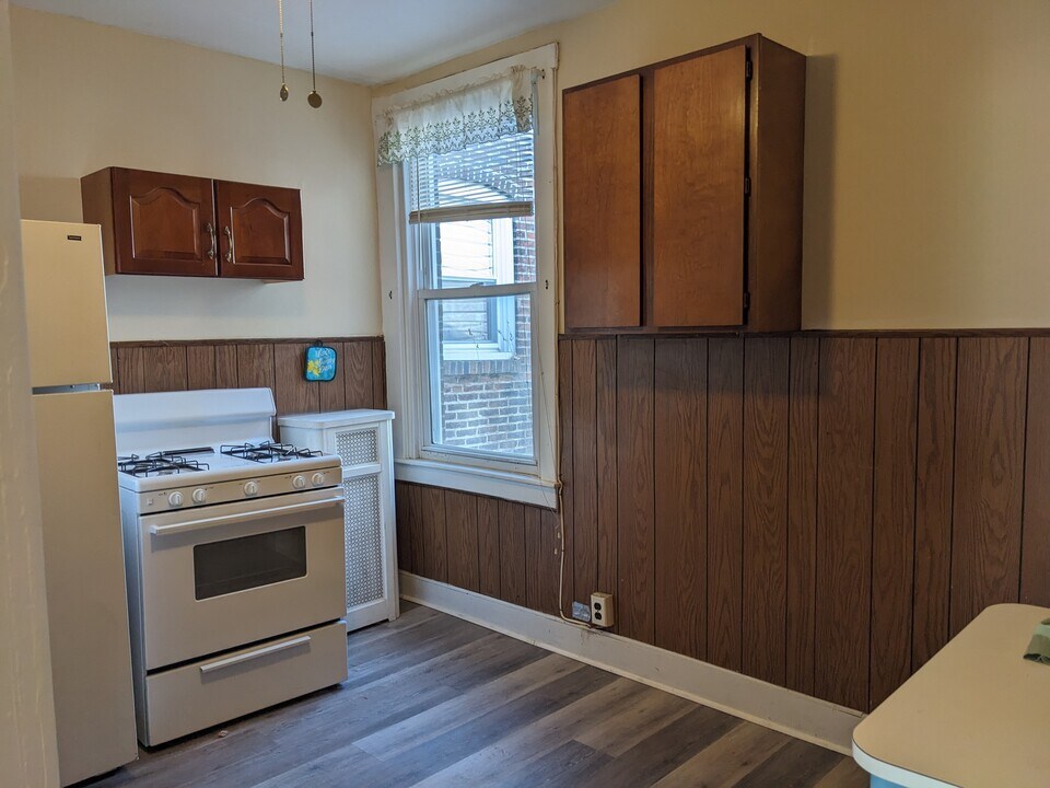 5252 Oakland St in Philadelphia, PA - Building Photo