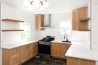 6 Alexander Ave in Harrison, NY - Building Photo - Building Photo