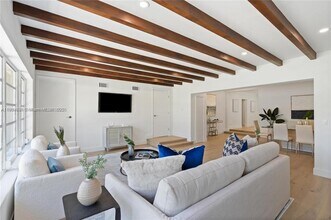 1033 W 47th St in Miami Beach, FL - Building Photo - Building Photo