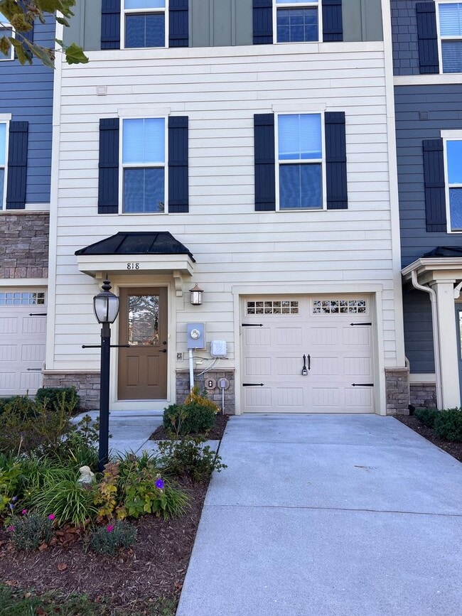 818 Oval Park Ln in Charlottesville, VA - Building Photo - Building Photo