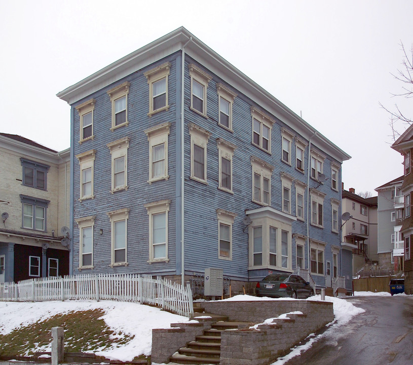 549 N Main St in Fall River, MA - Building Photo