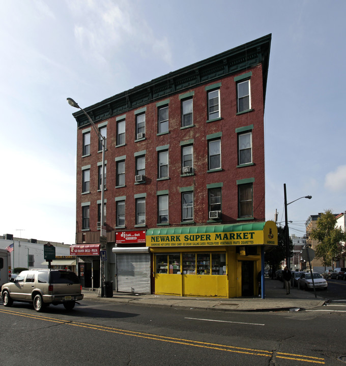 515-517 Newark Ave in Jersey City, NJ - Building Photo