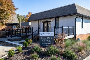 Huffman Mill Townhomes in Burlington, NC - Building Photo