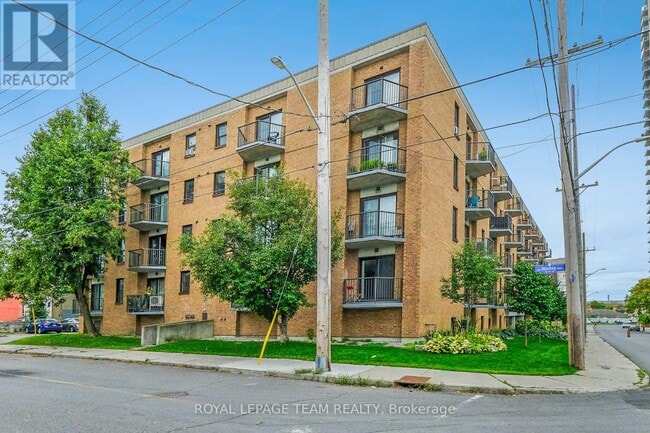 50-350 Burnside Ave in Ottawa, ON - Building Photo - Building Photo