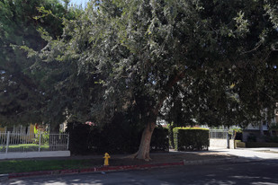 4732 Elmwood Ave in Los Angeles, CA - Foto de edificio - Building Photo