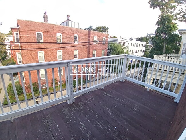 58 Mansfield St, Unit 3 in Boston, MA - Foto de edificio - Building Photo