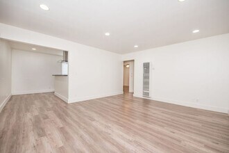 180 Rochester St in Costa Mesa, CA - Building Photo - Building Photo