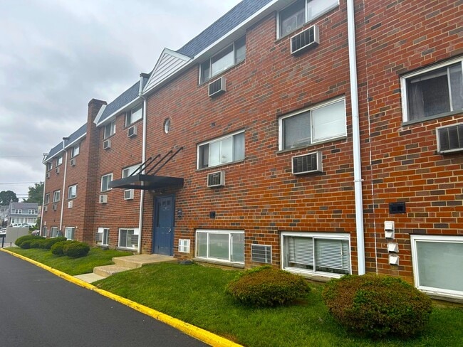 Garrett House Apartments