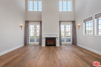 1379 Midvale Ave-Unit -307 in Los Angeles, CA - Building Photo - Building Photo