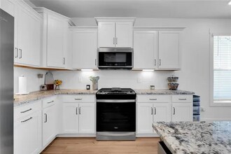 109 Founders Blvd in Central, SC - Foto de edificio - Building Photo